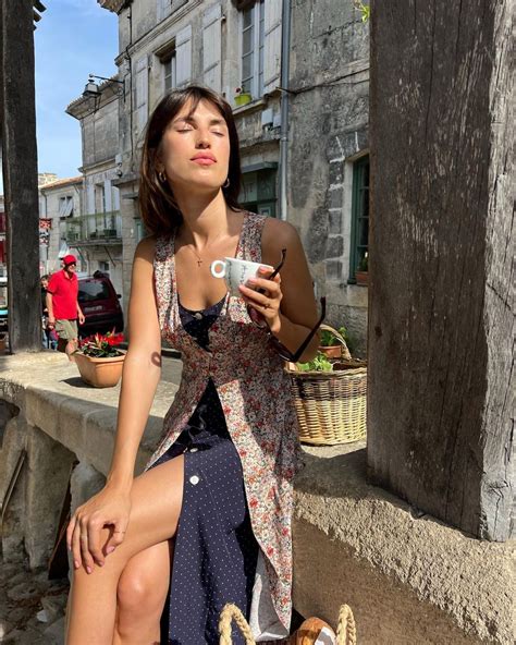 Jeanne Damas (@jeannedamas) • Instagram photos and videos.